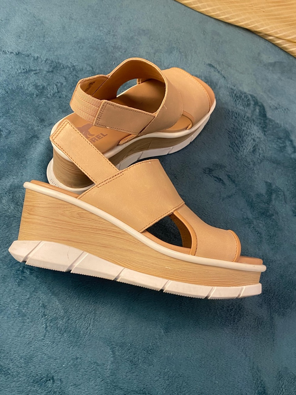 SOREL Beige/Tan Wedge Leather Sandals, size 8.5